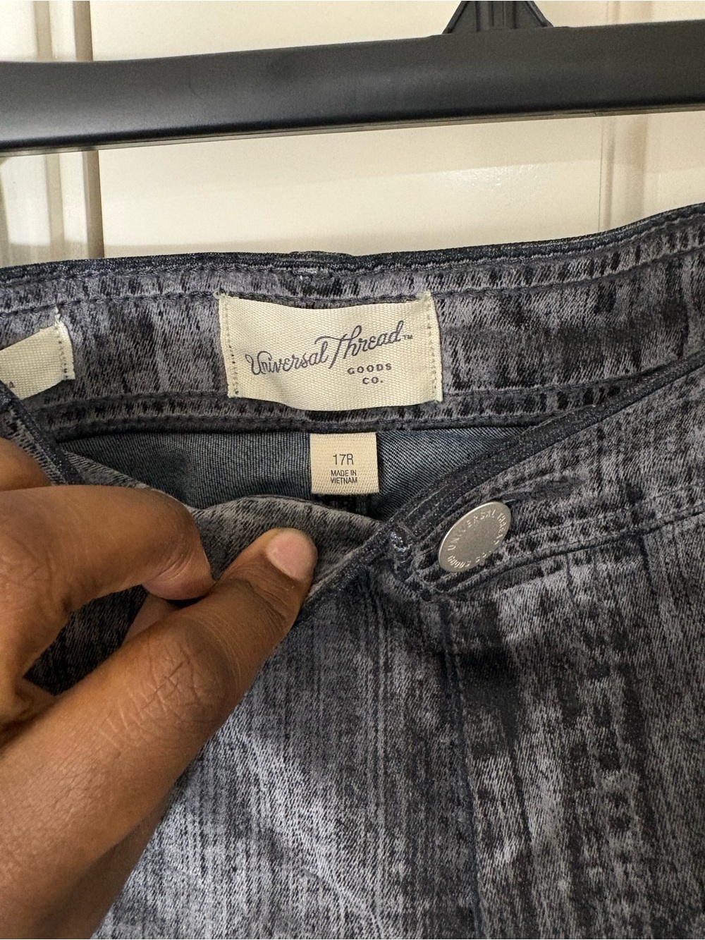 Avenue Men’s Washed Gray Skinny Jeans